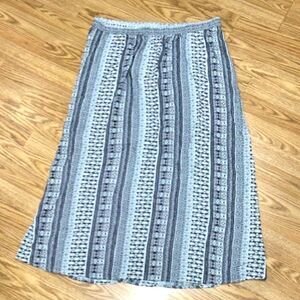 1X - CJ Banks skirt - Blue/white pattern print - long